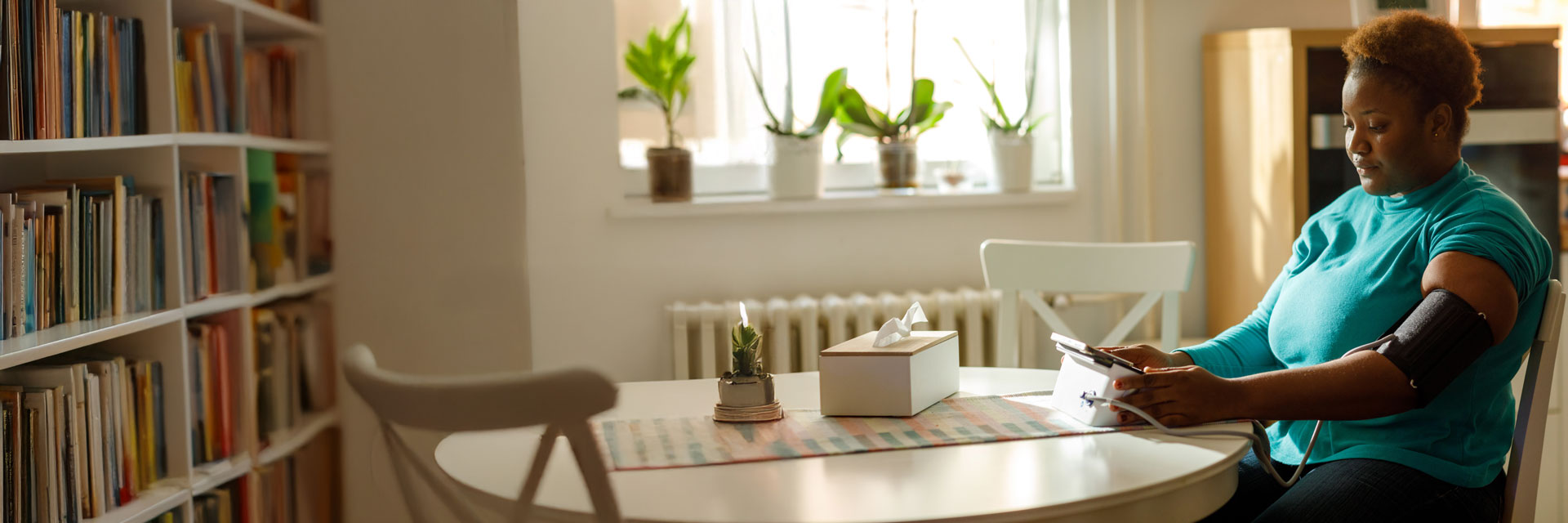 blood_pressure_woman-diningroom