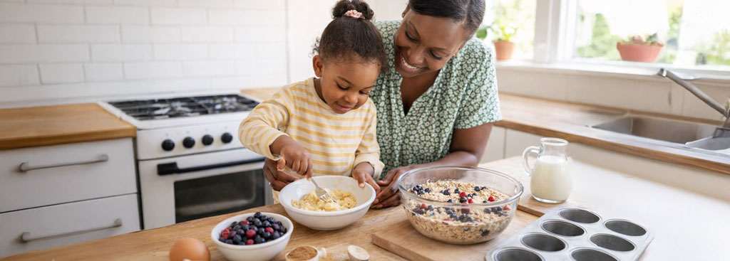 Heart-Healthy Recipe: Banana Berry Oatmeal Cups